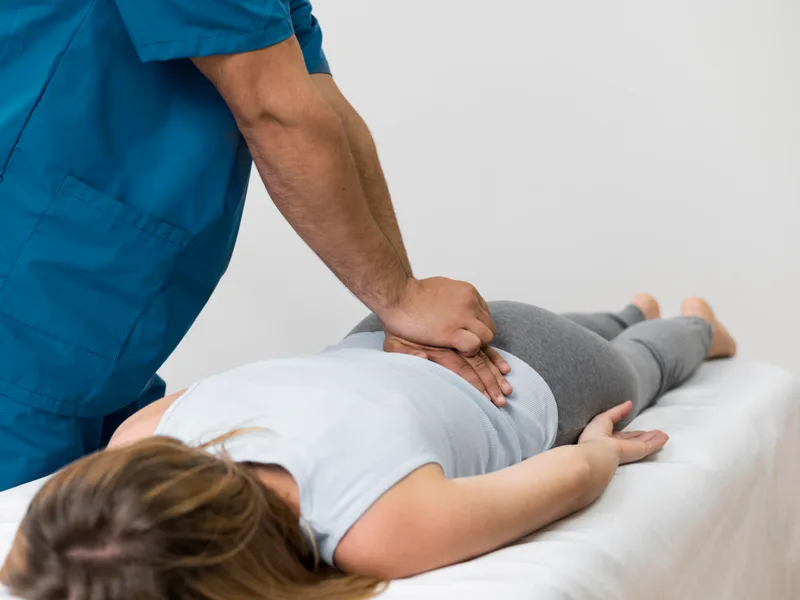 How Schanuth Family Chiropractic treats hip pain in Council Bluffs