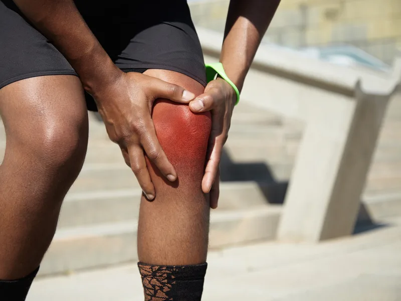 Schanuth Family Chiropractic treating knee pain in Council Bluffs